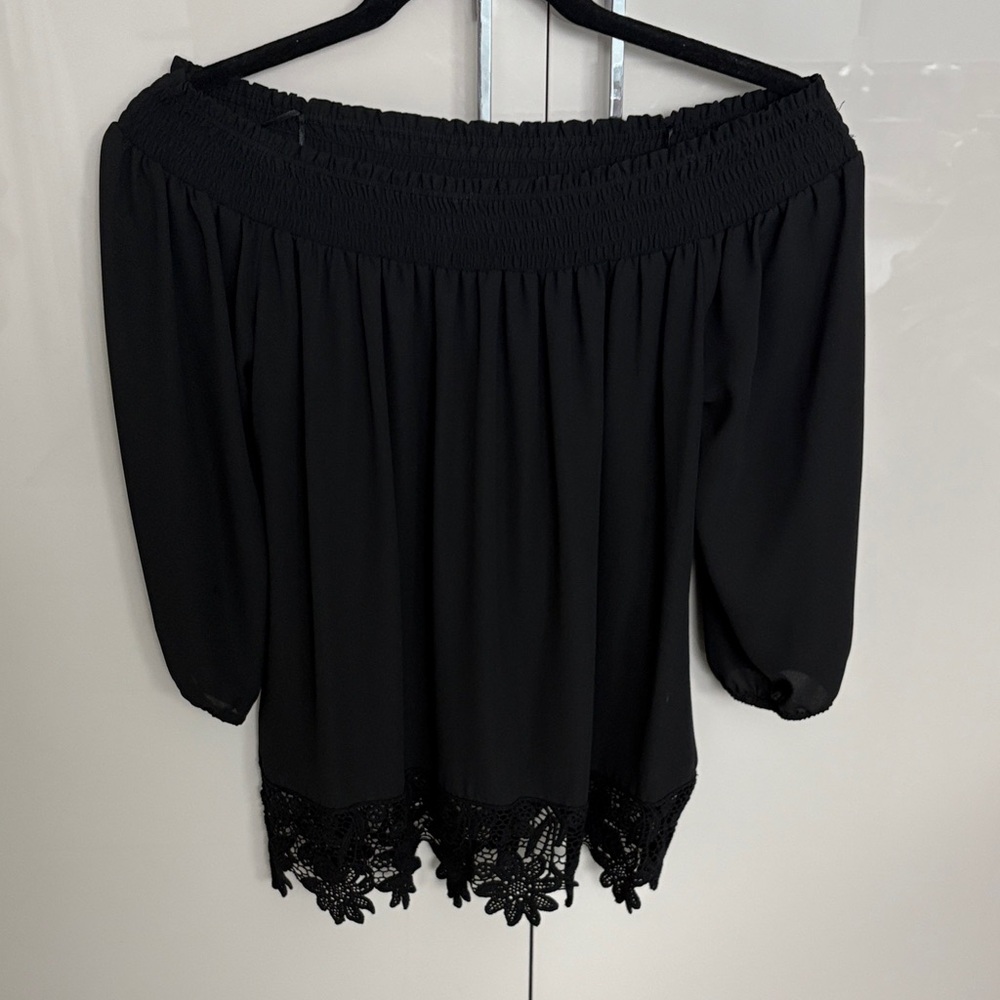 Aqua size small Black Off-Shoulder Blouse Lace Hem and elastic band sleeves